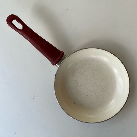 Small red frying pan - Picture 2 of 7